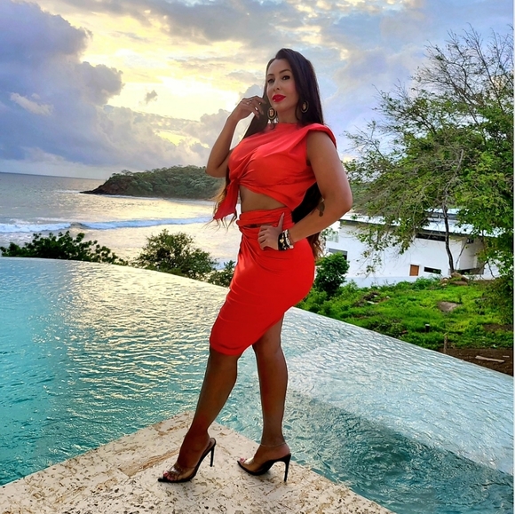 Two piece red skirt set - Picture 1 of 2